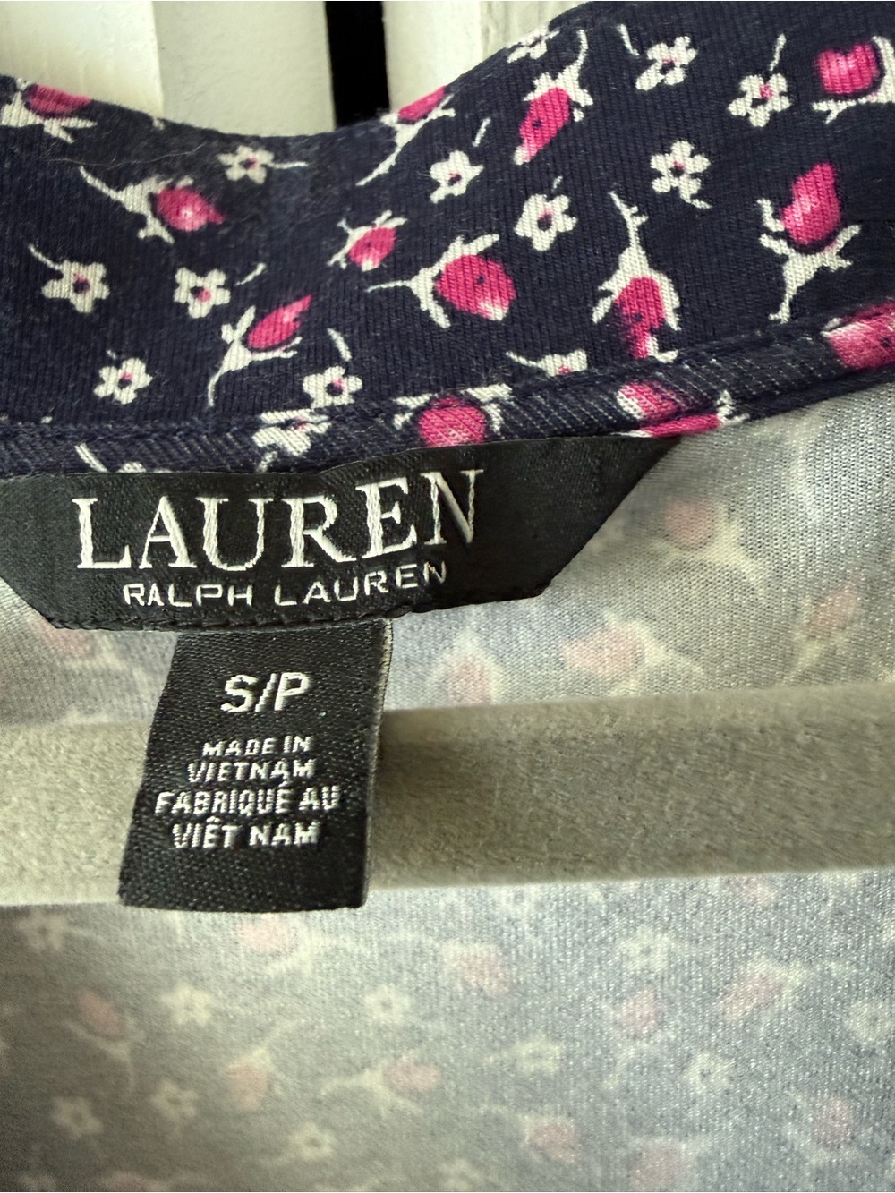 Lauren Ralph Lauren Floral Ruched Wrap Top Navy Pink Stretch Blouse Size Small - Picture 5 of 5